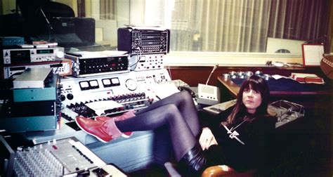  Cosey Fanni Tutti -  Experimental Industrial Soundscapes Meet Pulsating Synth Waves